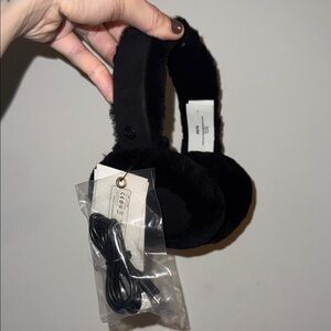 UGG Shearling Wireless Earmuffs NWT